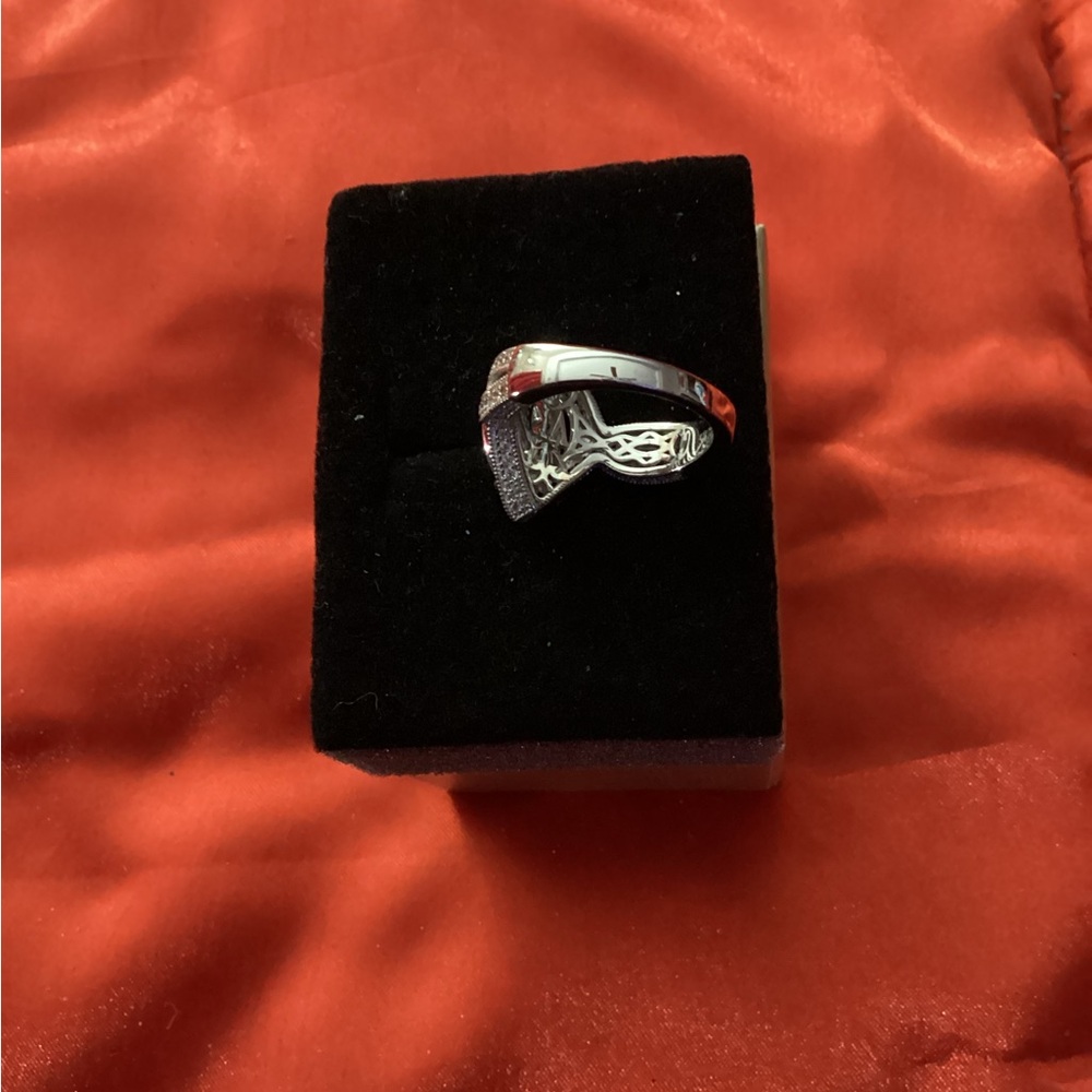 Elegant JTV Simulated Diamond Silver Ring ( Size:7) - Picture 3 of 3